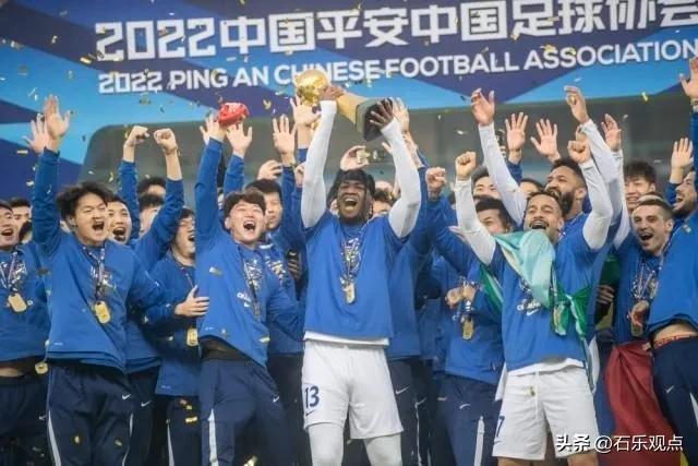 武汉三镇斩获2022赛季中超冠军,武汉三镇夺得中超冠军