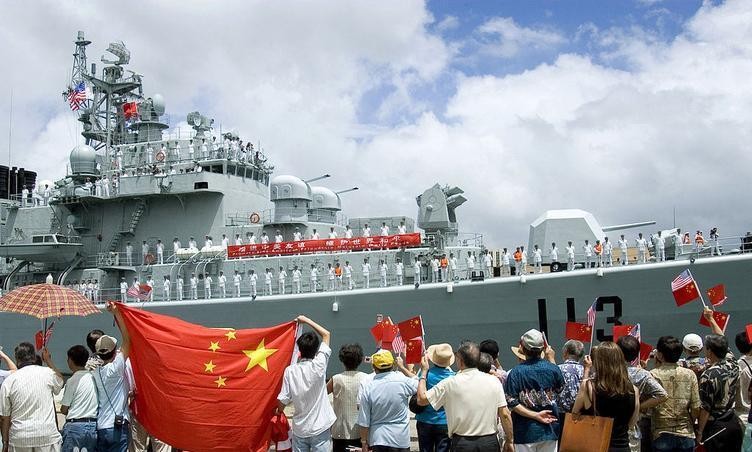 中国青岛号驱逐舰的照片,海军青岛号导弹驱逐舰