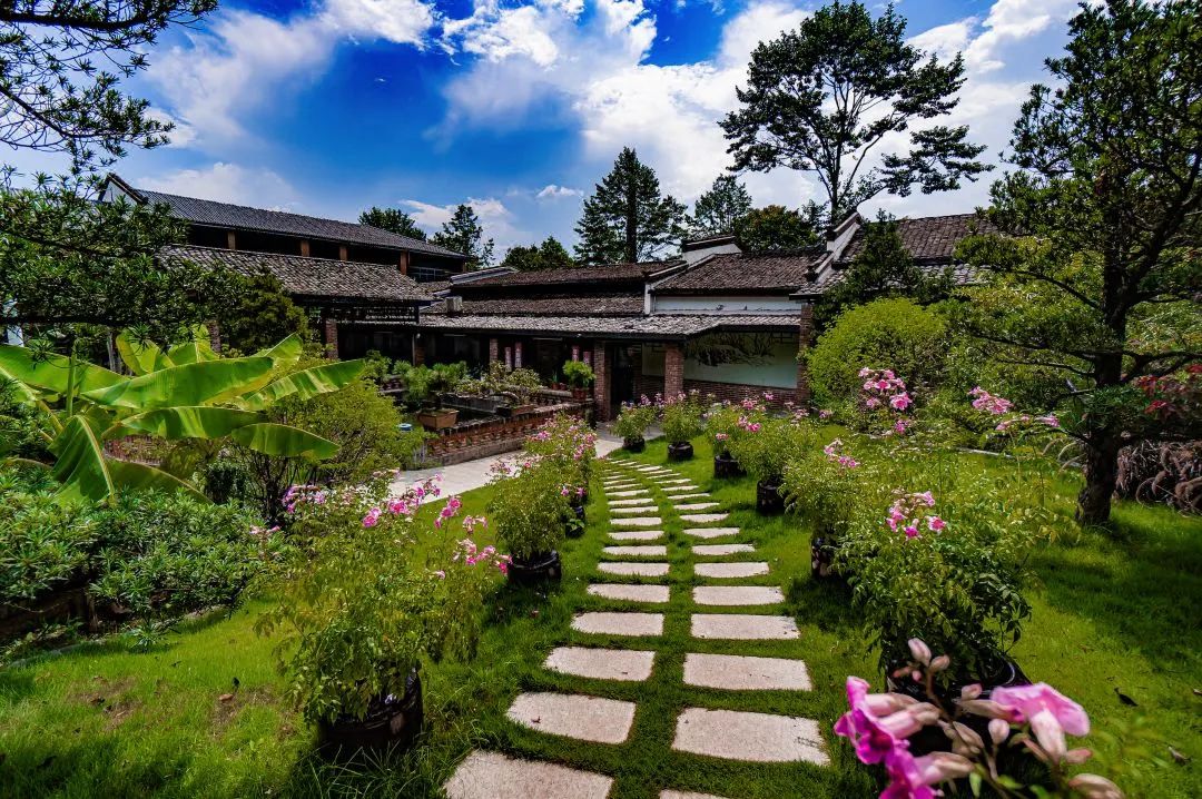 閲戠鍗佹湀鍥藉簡涓鍋囨湡浣忓鏀荤暐,閲戠涔嬬害