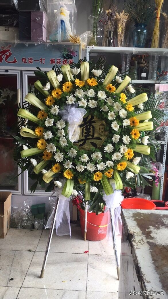花圈店一般在什么位置,找花圈店视频