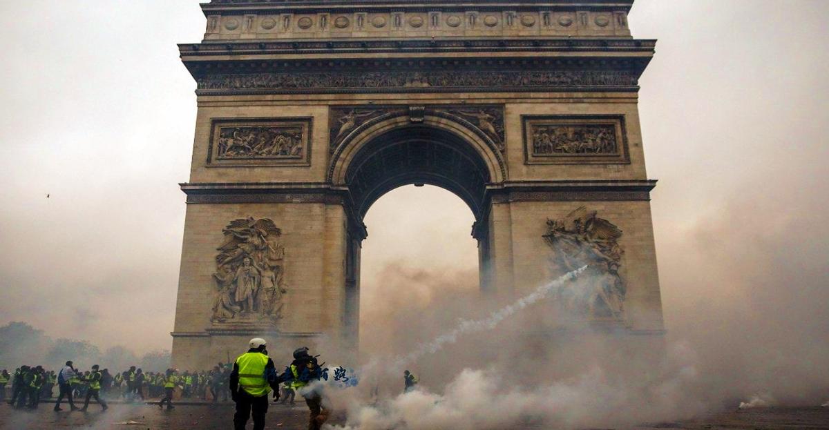 法国骚乱中国公民遇袭,法国士兵卢浮宫外遭持刀袭击