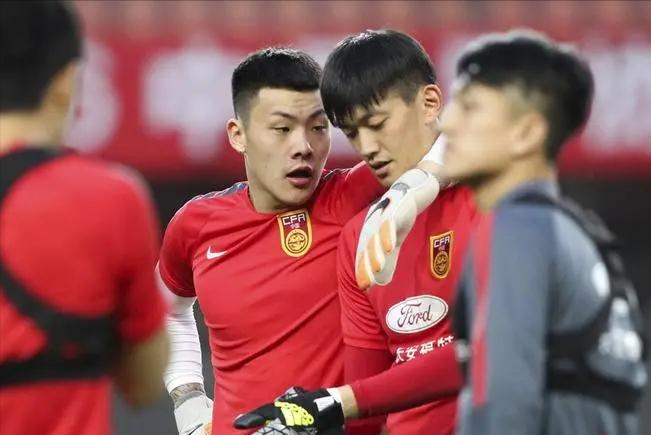 国足门将失误最新消息,山东泰山u15中青赛夺冠门将