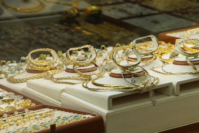 白银价格对什么有影响,白银为什么没有像黄金一样涨价