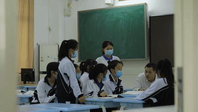 浜氭床濂冲瓙瓒崇悆灏忓,瓒崇悆浜氭床灏忓