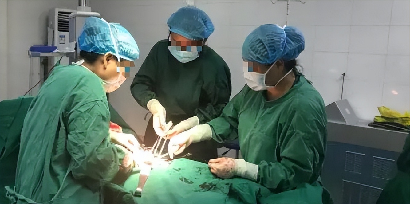 广西一男子被女友切掉生殖器，被救后哭喊：下面太疼，不是男人了