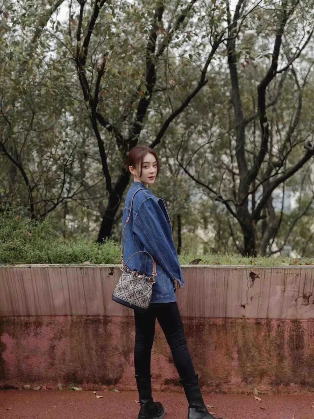 toryburch汤丽柏琦没有男装吗,toryburch汤丽柏琦浅黑色