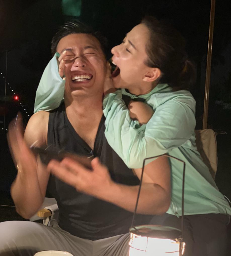 窦骁送何超莲的婚戒,窦骁求婚何超莲视频曝出