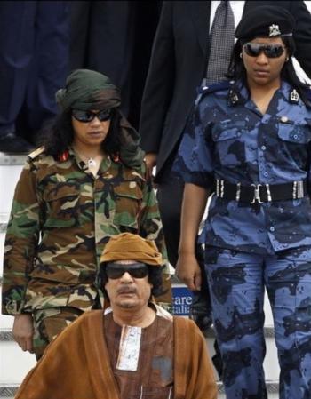 纪录片疯狗卡扎菲的秘密世界,中东疯狗卡扎菲演讲