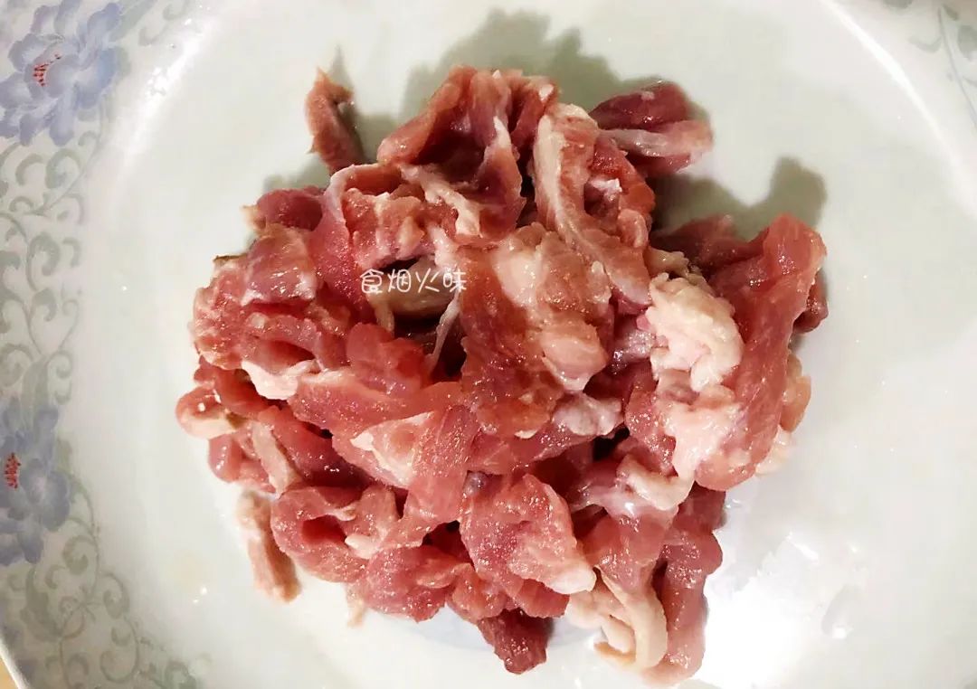 炒肉丝时，记住3点，忌加2样，炒出来的肉嫩滑爽口，不干不柴