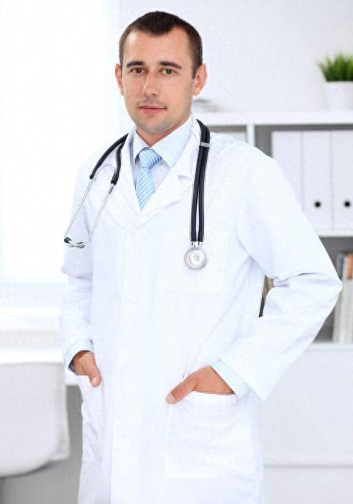 “用嘴体检”，厦门60岁医生羞辱患者的细节曝光！