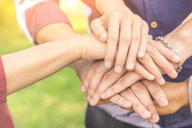 男生总是送我生活用品,男生老是送一些便宜的小礼物