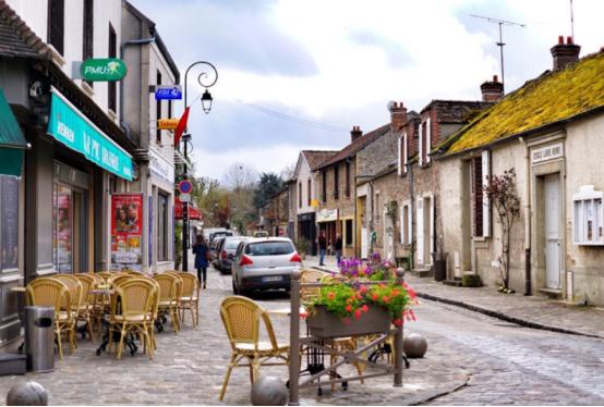 影视媒介对于古村落文化的重构与传播有何作用？