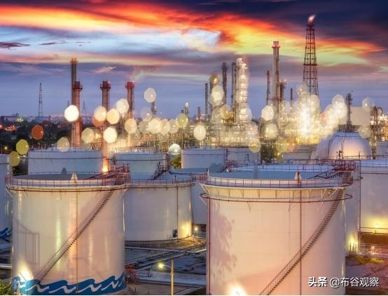 中国一边进口石油，一边出口成品油，卖价还便宜，这是为什么？