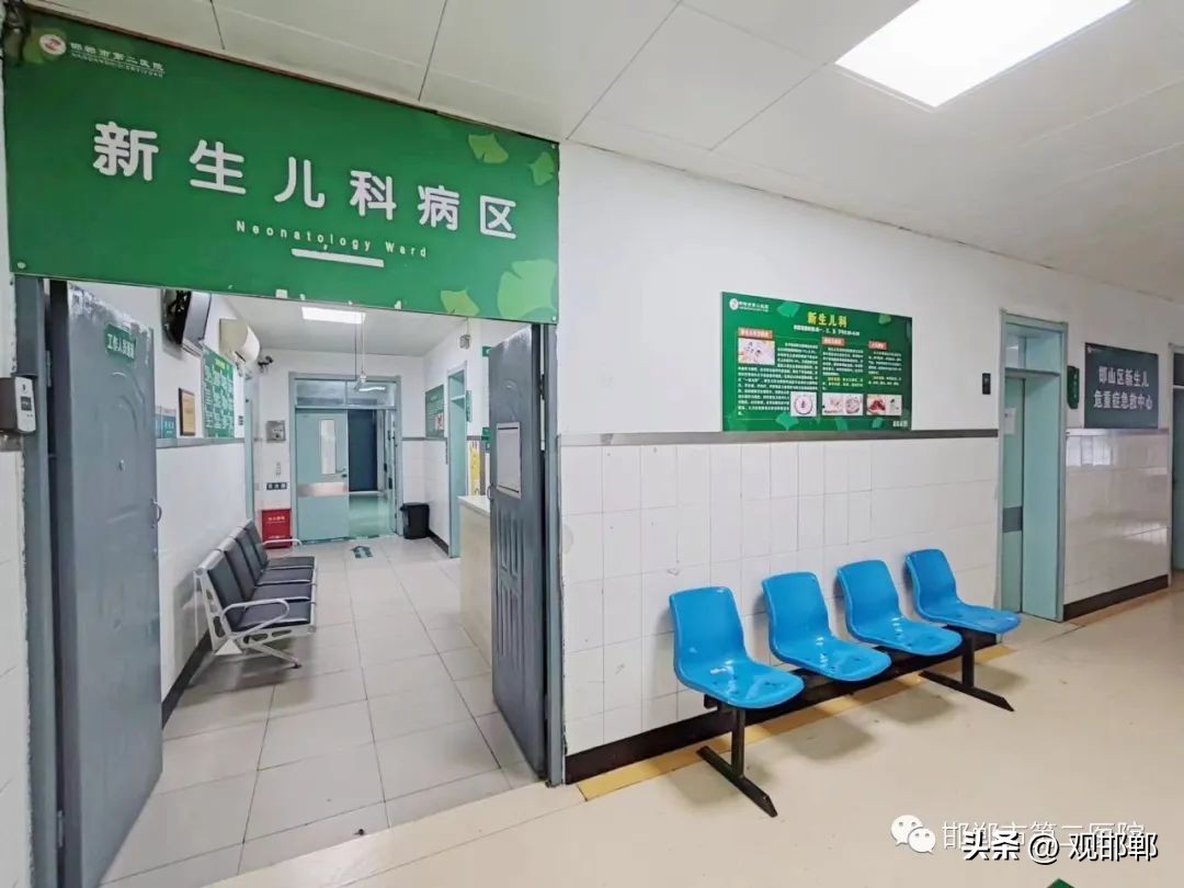 宝宝斜颈往右偏如何纠正睡姿,斜颈宝宝如何矫正睡姿图片