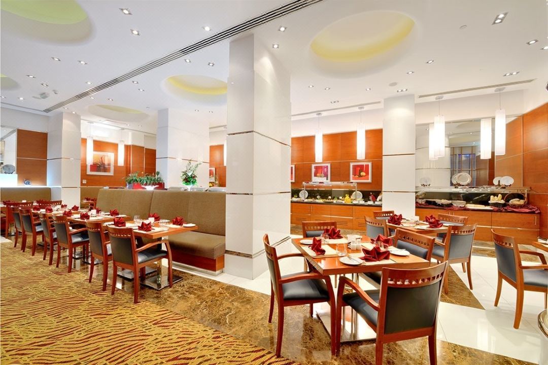 奖项认可+驴友好评，推荐沙迦金沙酒店和公寓，4个理由足矣