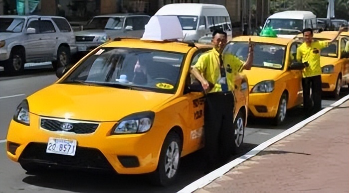 一张1000越南纸币等于多少人民币,十元人民币在越南能买多少货