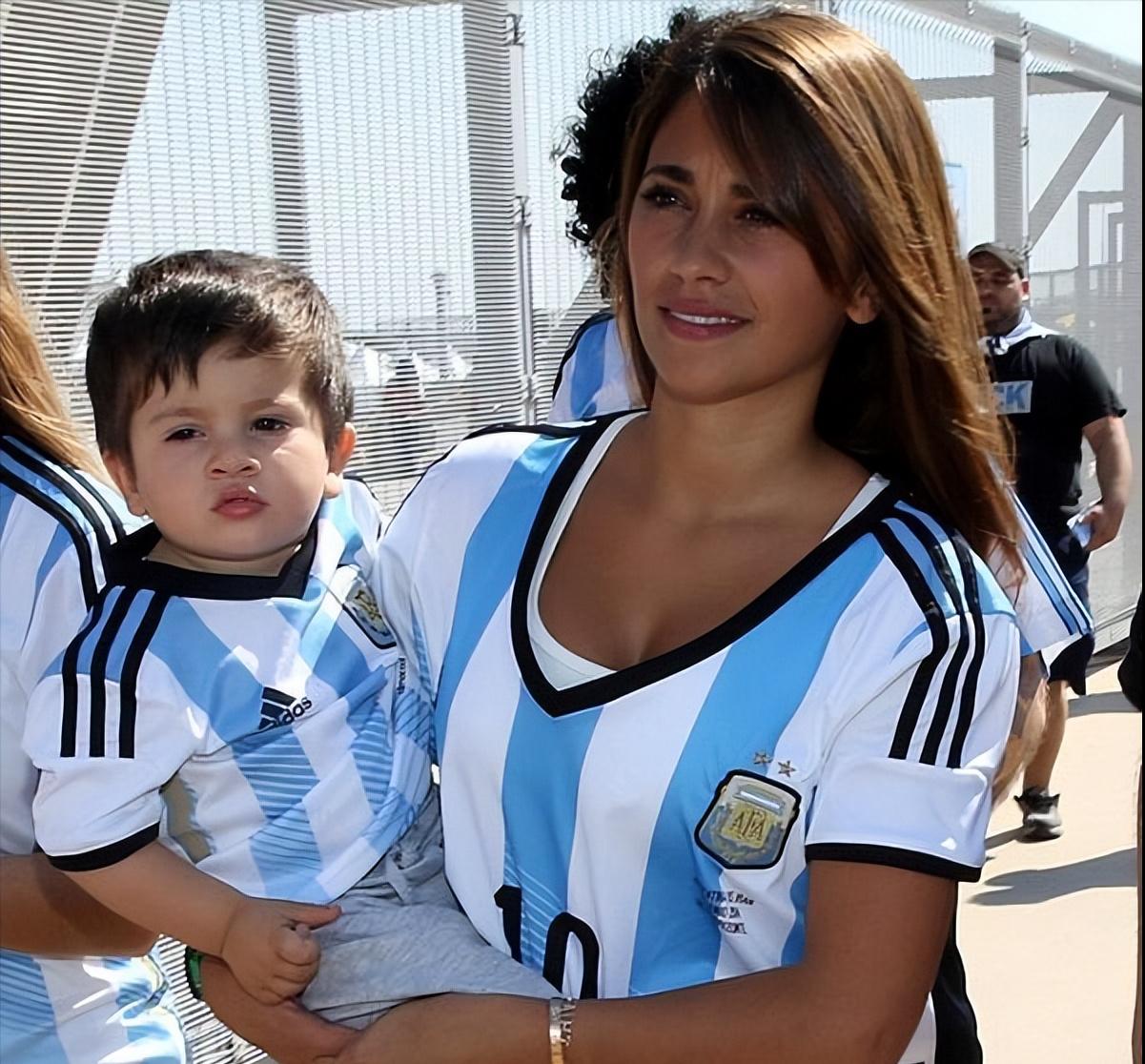 梅西和老婆安东内拉同框,安东内拉是c罗前女友吗