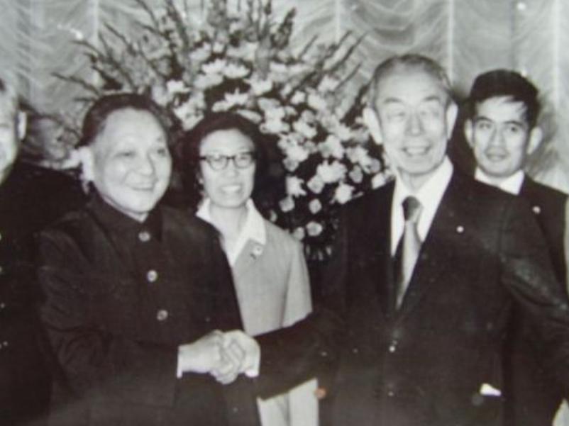 1978年日本记者刁难*小平邓**，问*鱼岛钓**属于哪国，邓公：交给后代吧