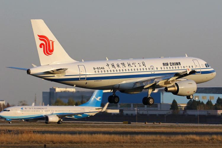 航空公司打折机票靠什么赚钱,机票这么低航空靠什么赚钱