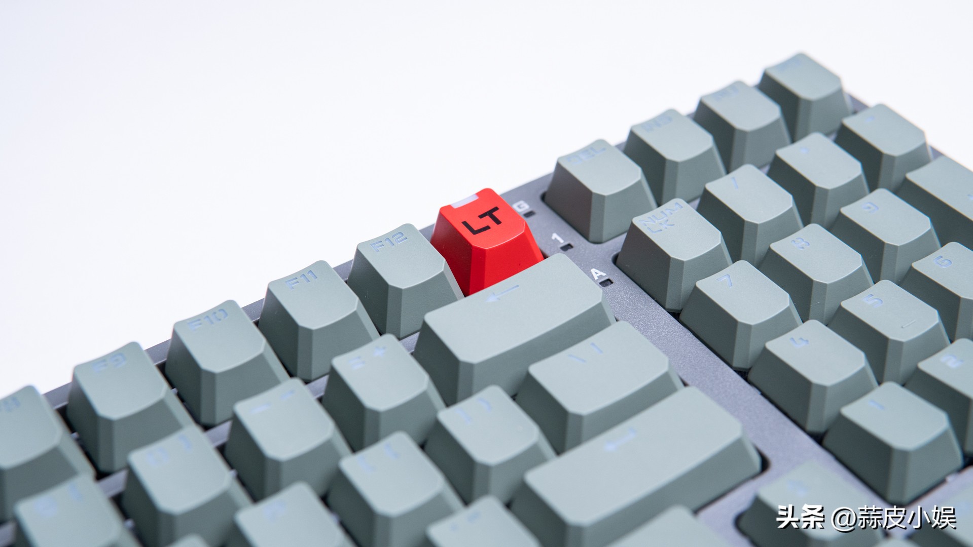 双飞燕键盘t98变速光轴值得买吗,双飞燕t98键盘和y75键盘哪个好