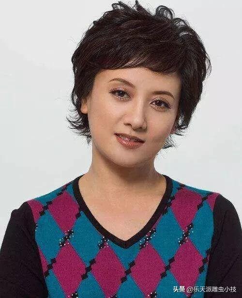 王熙凤扮演者邓婕,王熙凤扮演者邓婕年轻时候的视频
