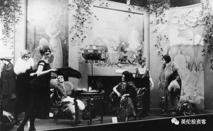 鑻卞浗浼︽暒澶у瀷璐墿涓績,鑻卞浗浼︽暒鍗佸ぇ璐墿涓績