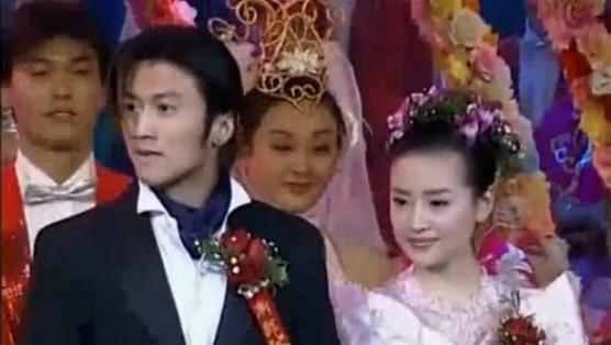 董洁身穿瑜伽裤亮相直播间,43岁董洁穿瑜伽服直播带货视频