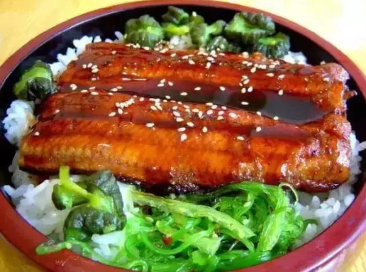 广东一富家女，接手父亲生意，养殖鳗鱼1年，靠4大招年入10亿