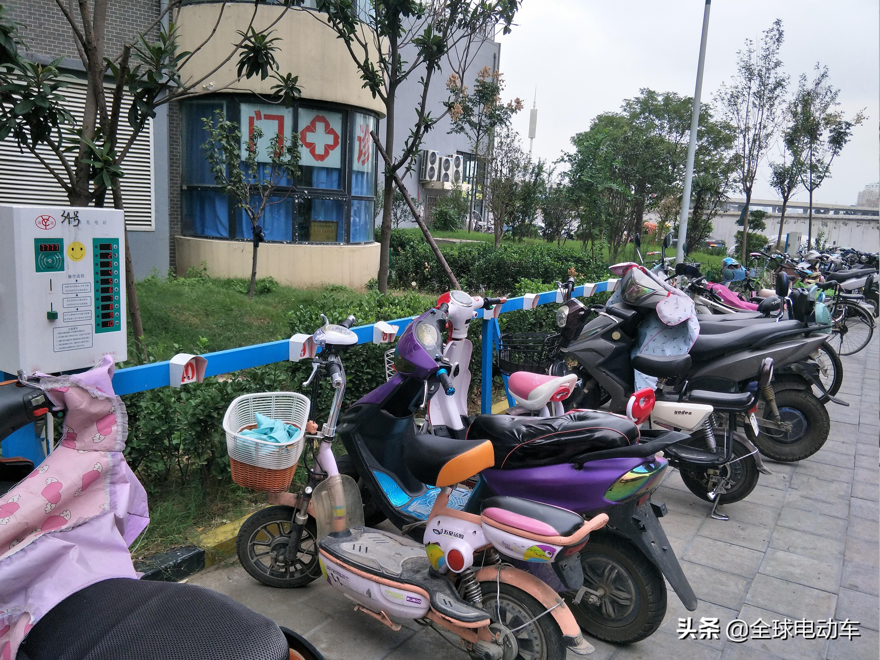 电动车电池充不满怎么修复视频,电动车电瓶亏电充不进电怎么修复