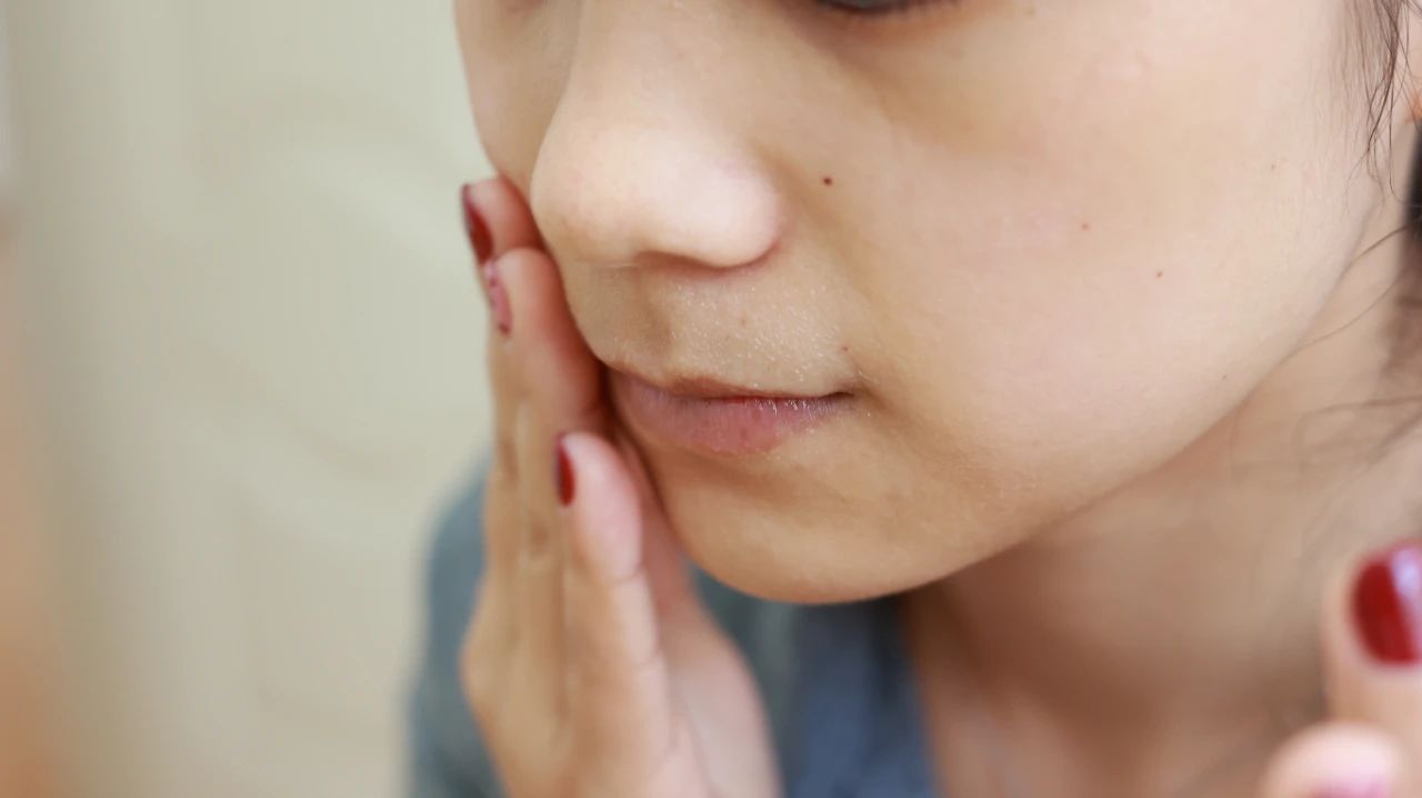 补水面膜如何可以每天做不伤皮肤,补水和保湿面膜的正确使用步骤