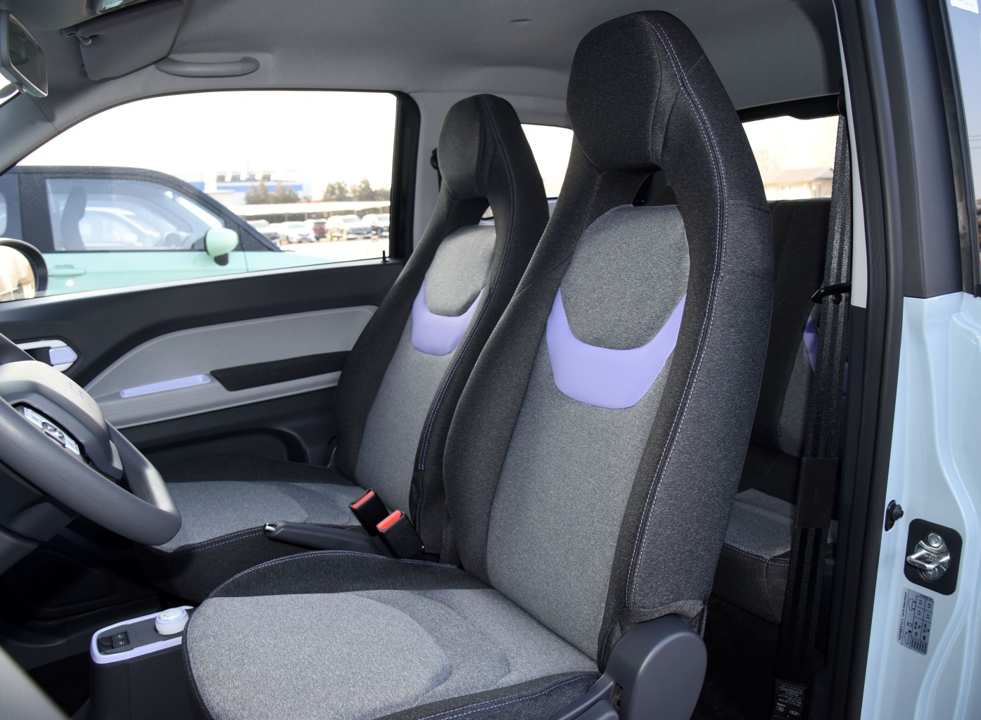 买奇瑞qq冰淇淋0首付,奇瑞qq冰淇淋和五菱宏光mini对比