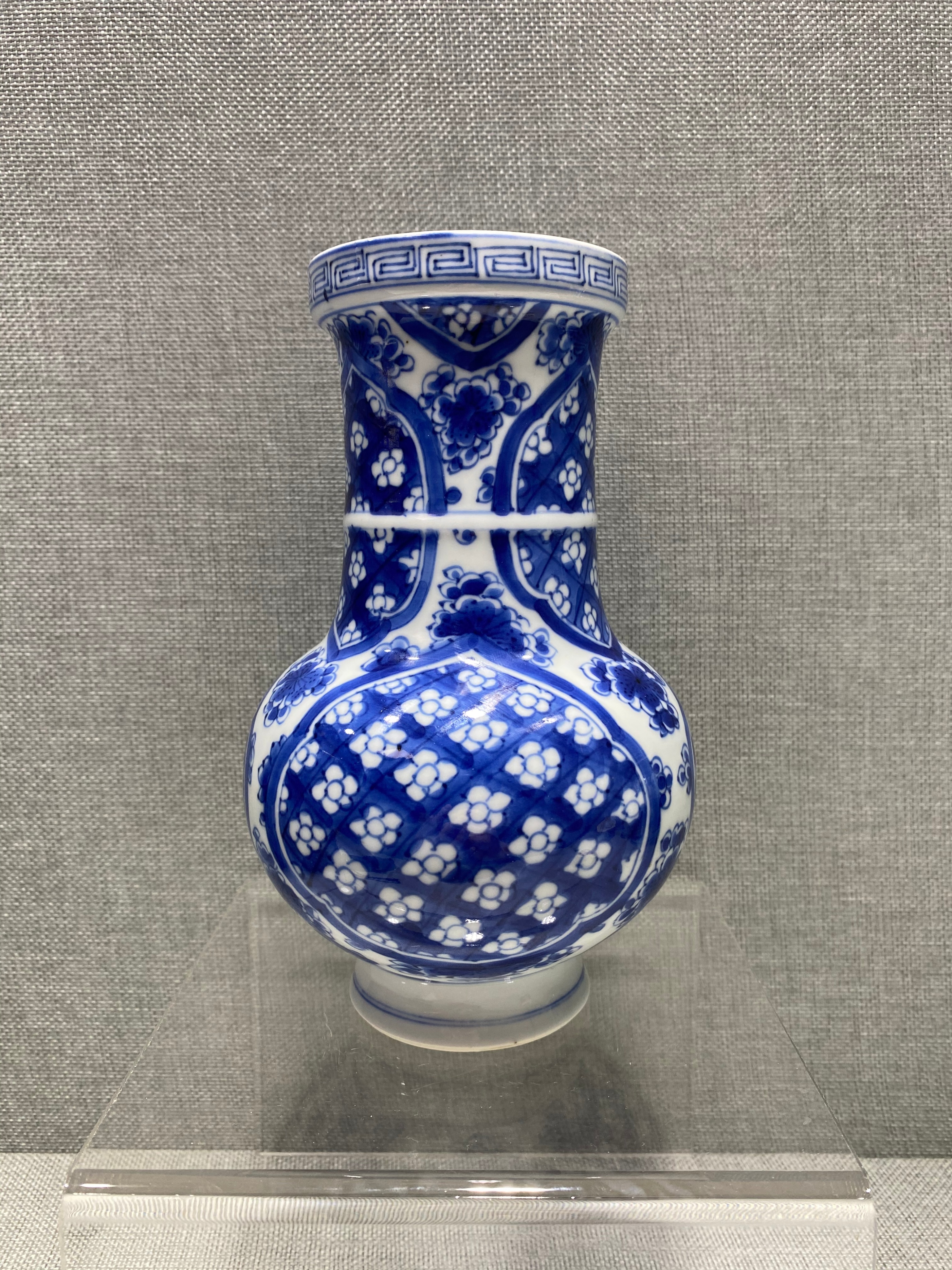 清冰梅瓷器,冰梅瓷器有没有官窑款式