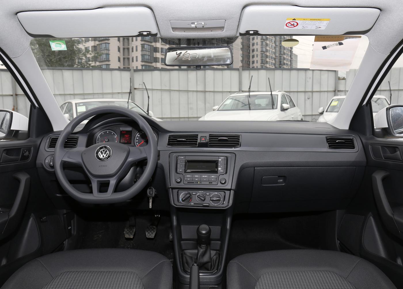 5万5的17年的大众桑塔纳值得买吗,桑塔纳7万能落地吗