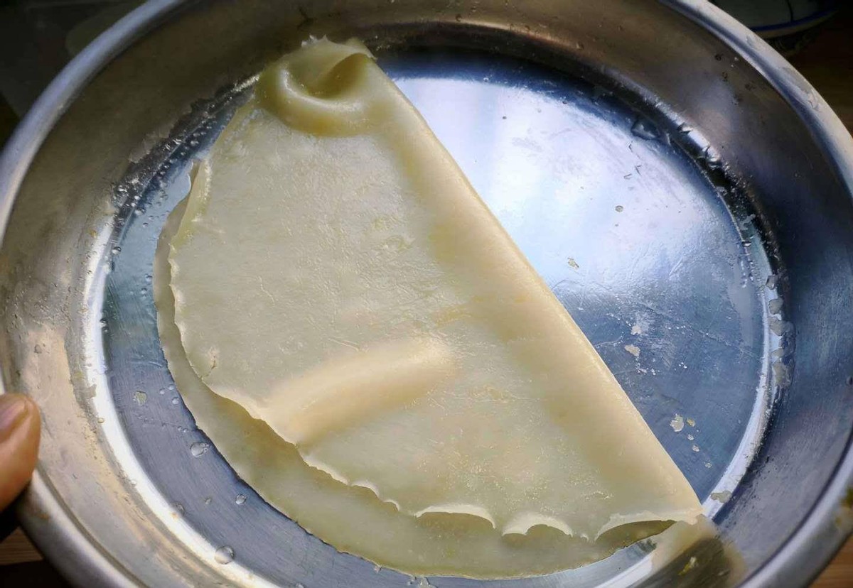 做凉皮里面加了什么淀粉,做凉皮加多少碱