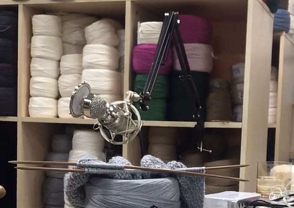 80后广东小伙，回村织毛衣，年入500万，一件毛衣卖8990元，凭啥