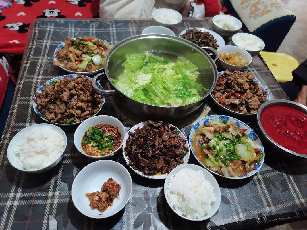 周末带着大家一起吃刨锅汤,贵州美味的刨锅汤