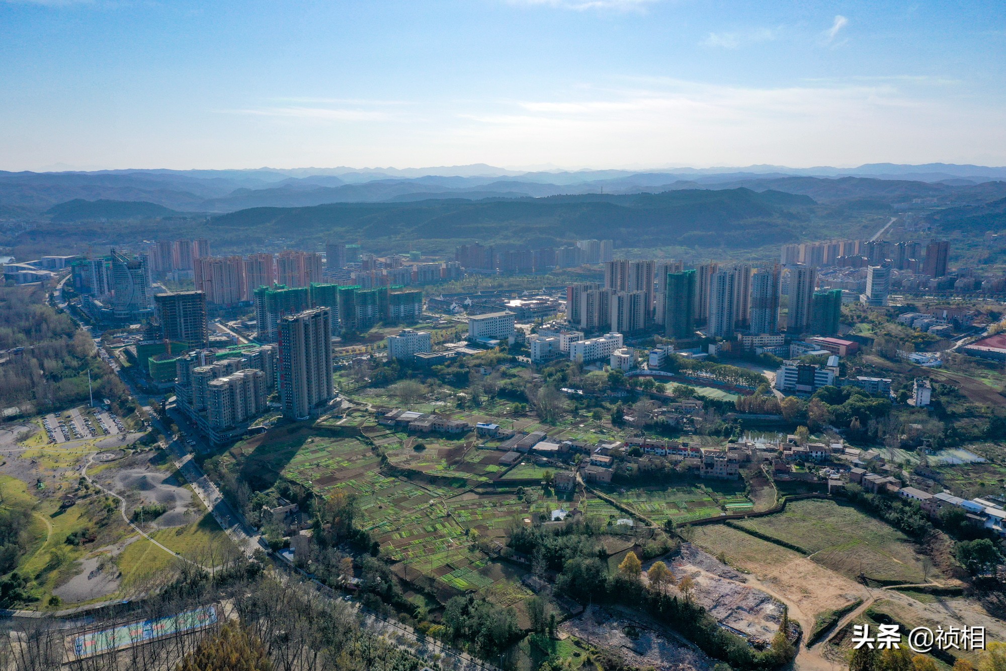 丹江口大坝最大坝高是多少,湖北丹江口市大坝视频