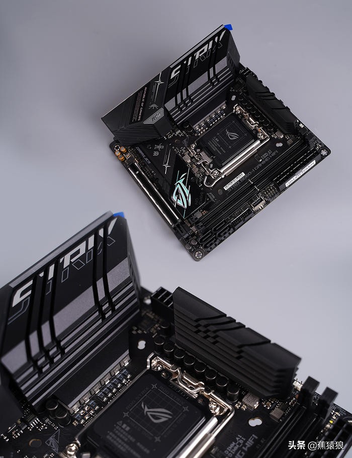 12600K+STRIXB660-I+RTX3060，AKLLAA5立式ITX机箱装机展示