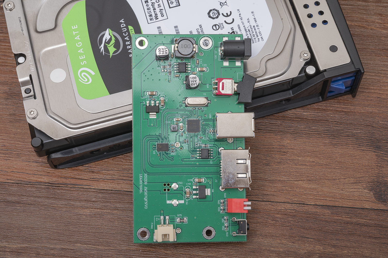 常用数据备份方式磁盘阵列,raid磁盘阵列到底哪个安全