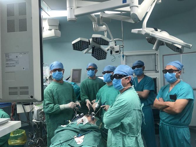 腹腔镜肾切除示意图,腹腔镜肾脏部分切除术