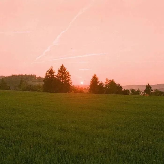 伤感朋友圈背景图,伤感朋友圈背景图片