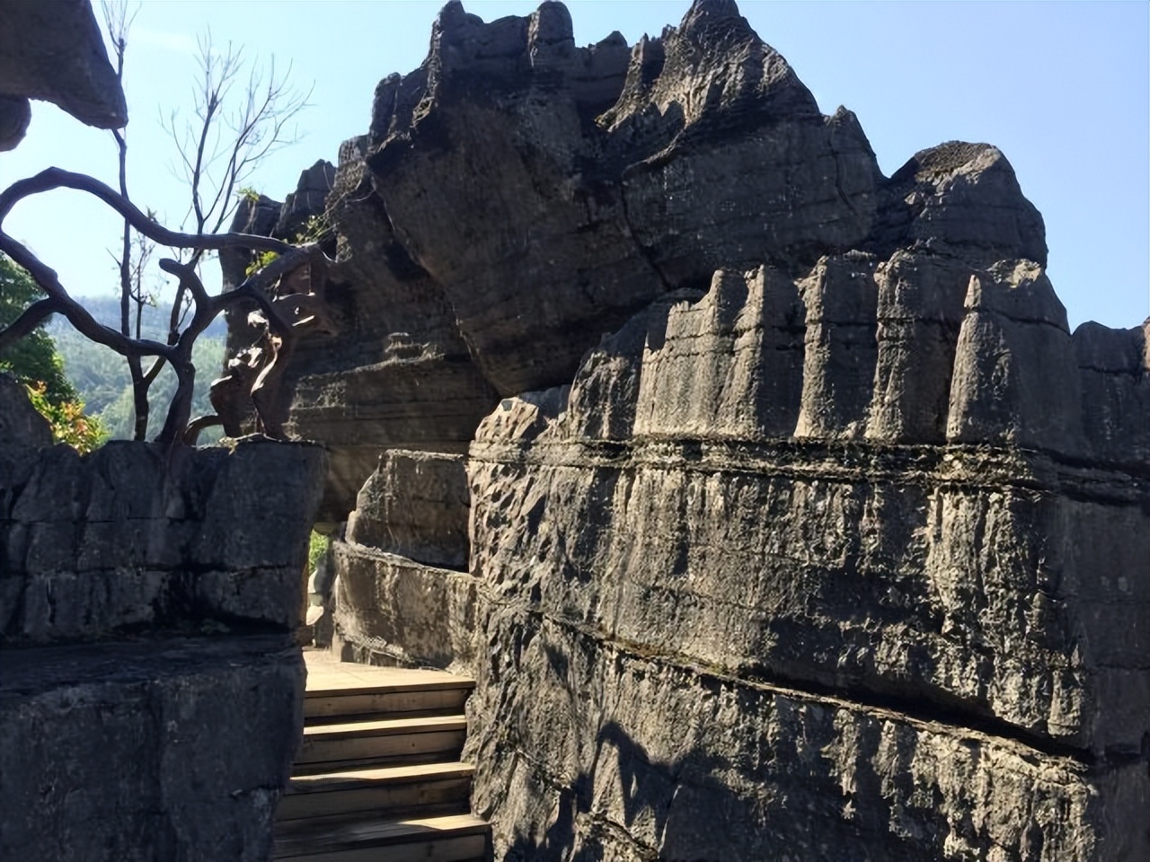 西安到恩施自驾沿途哪些旅游景点,恩施哪个景点不用爬山的路线好走