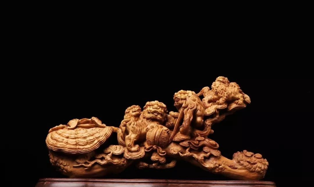 自然香气的红木家具,极品绿檀木雕