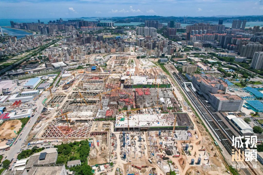 到了明年，就彻底不用忍受汕头站那几台制不冷的空调了？