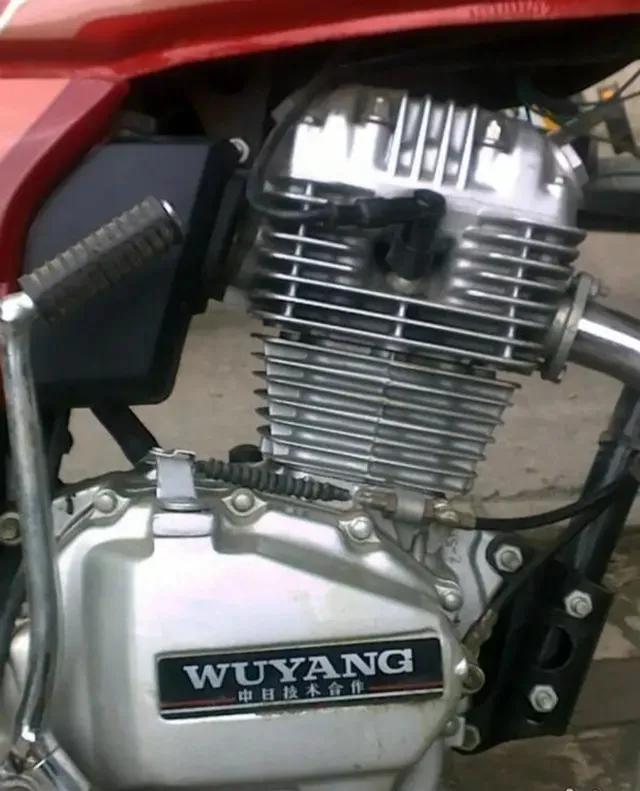 五羊本田125cc男装电喷摩托车,五羊本田cb250x摩托车最新款