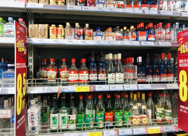 红星绿瓶蓝瓶白瓶区别,绿瓶的红星二锅头和蓝瓶的哪个好