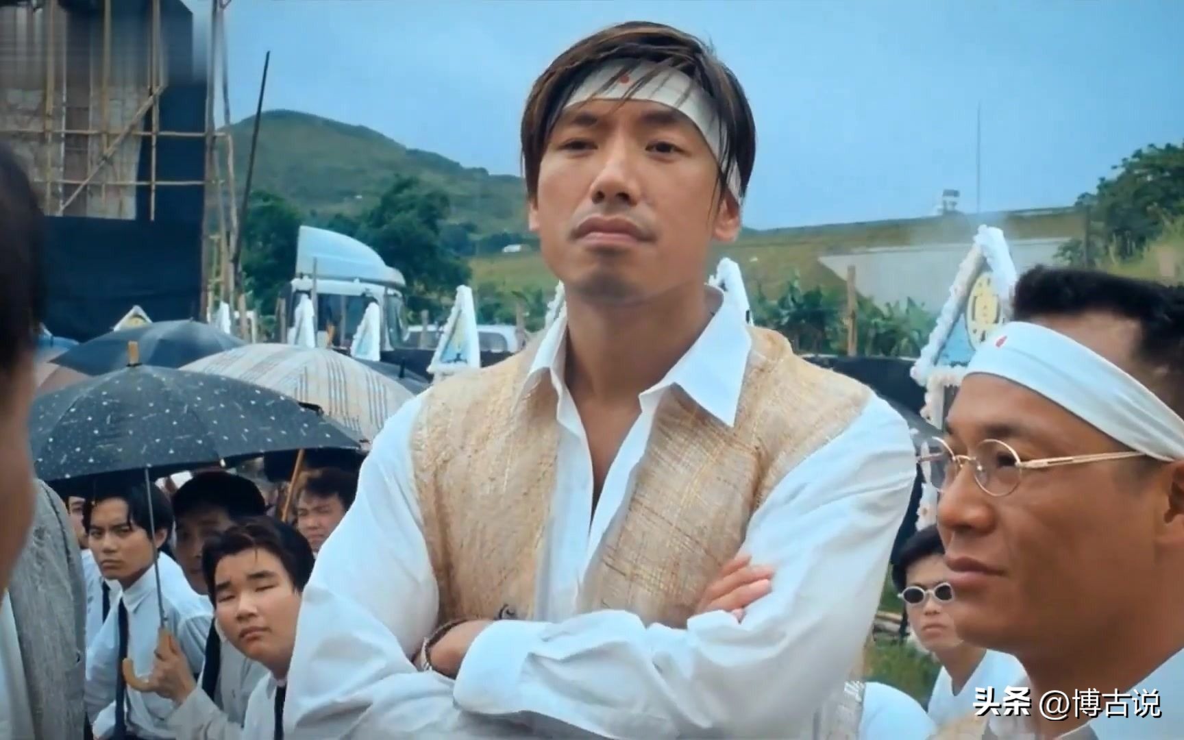 张耀扬带女友现身,张耀扬和富婆唱歌