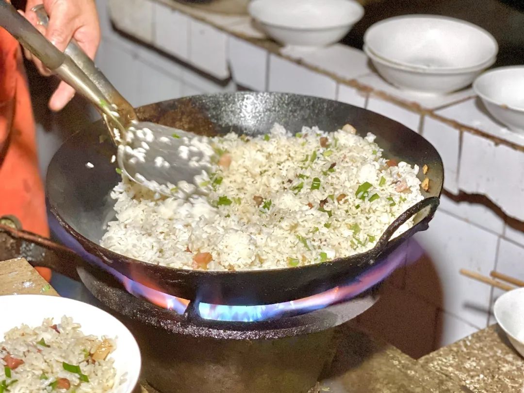 峨眉山一日徒步攻略,峨眉山徒步3天2夜攻略上下山