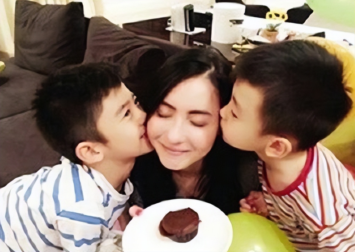 女儿来例假妈妈肚子疼为什么,12岁女儿来例假肚子疼怎么办