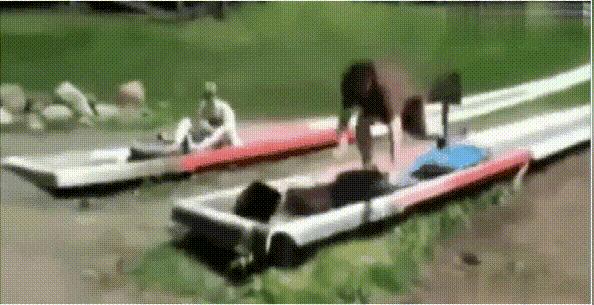 这个抹胸裙是怎么保证它不掉下来的？